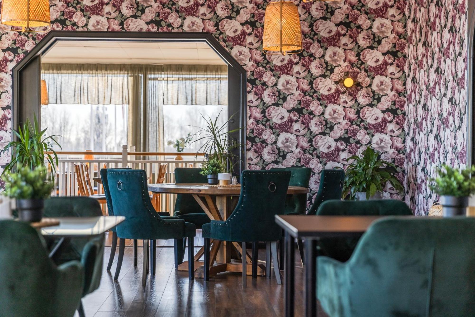Hotell Kung Goesta By First Mora Zewnętrze zdjęcie