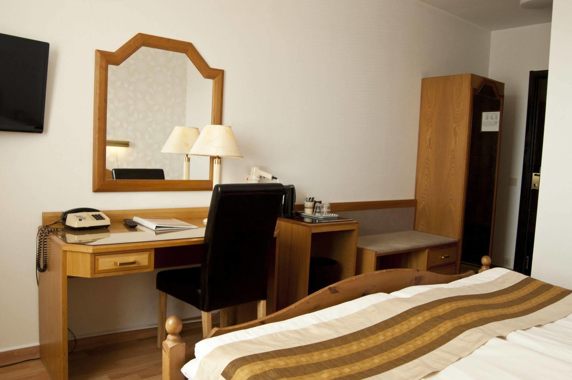 Hotell Kung Goesta By First Mora Zewnętrze zdjęcie